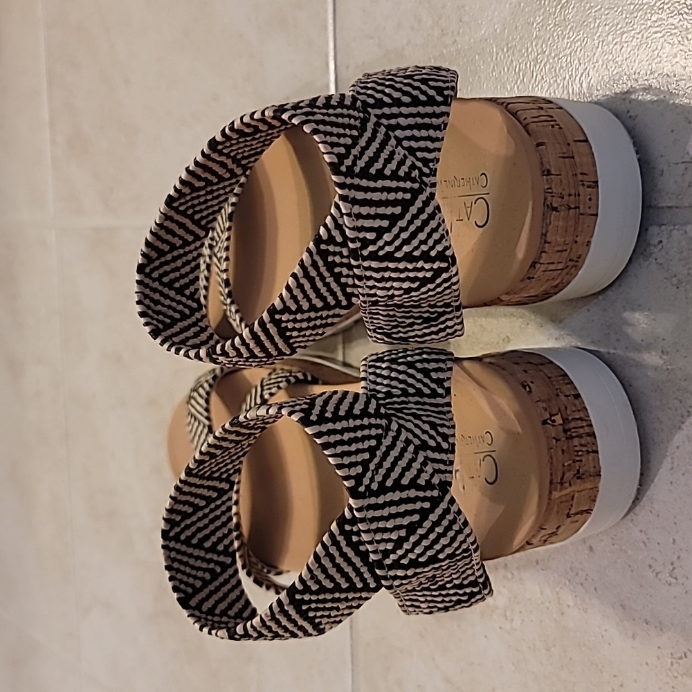 Sandals - Picture 3 of 3